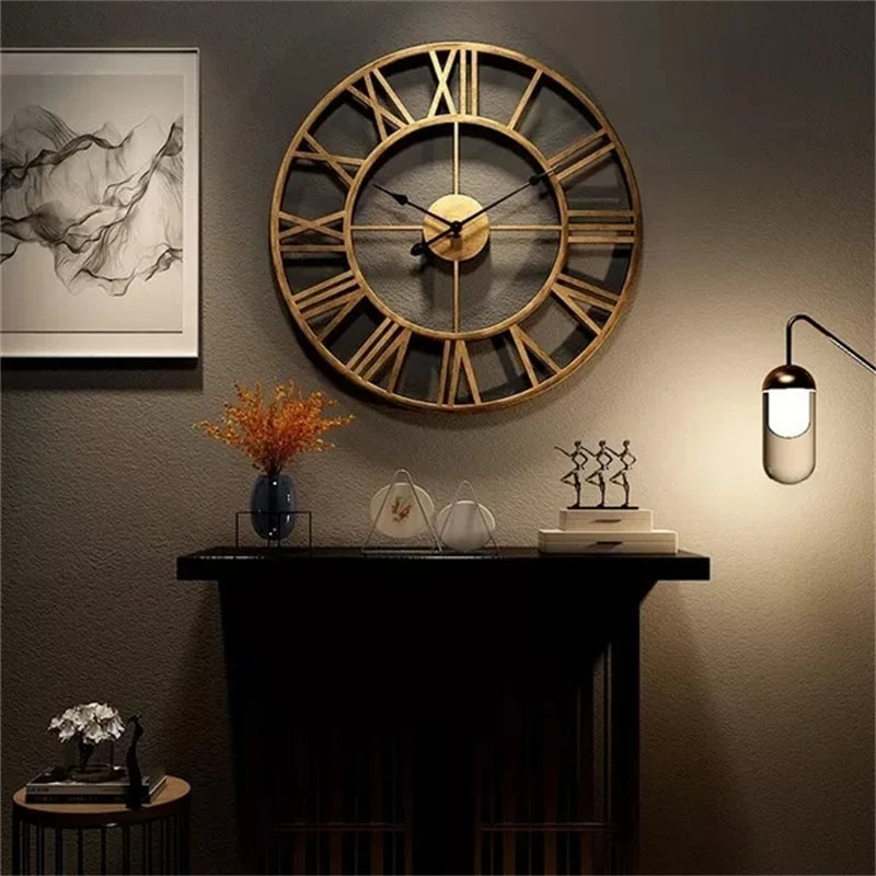Orologio Da Parete Vintage 40 Cm In MDF Con Ruota Dentata, Numeri Romani E Lancette In Alluminio - Silenzioso, Nero E Oro