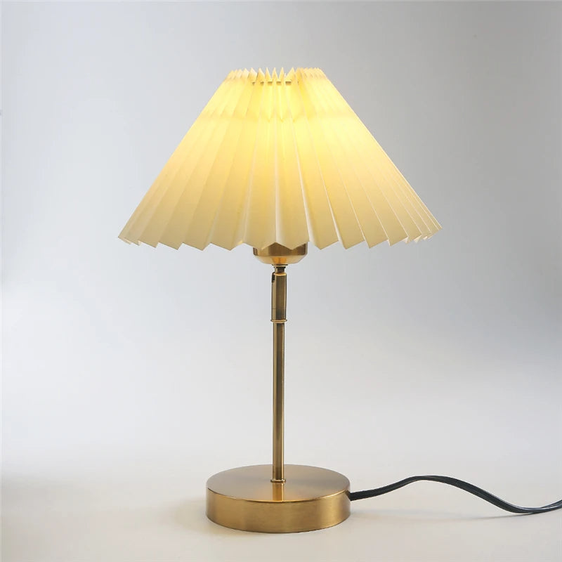 Lampada da Tavolo Retrò con Paralume Pieghettato