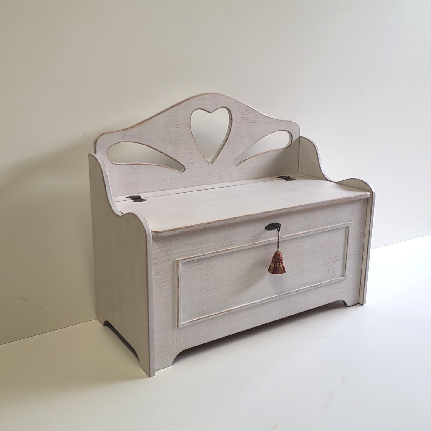 Cassapanca baule vintage in legno massello bianco shabby- PETALI&CHIAVE - AESSEWOOD