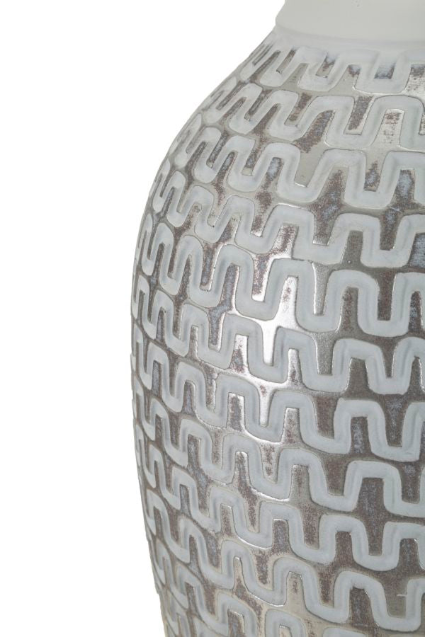 Lampada da Tavolo in Ceramica con Texture Geometrica e Paralume in Lino Naturale