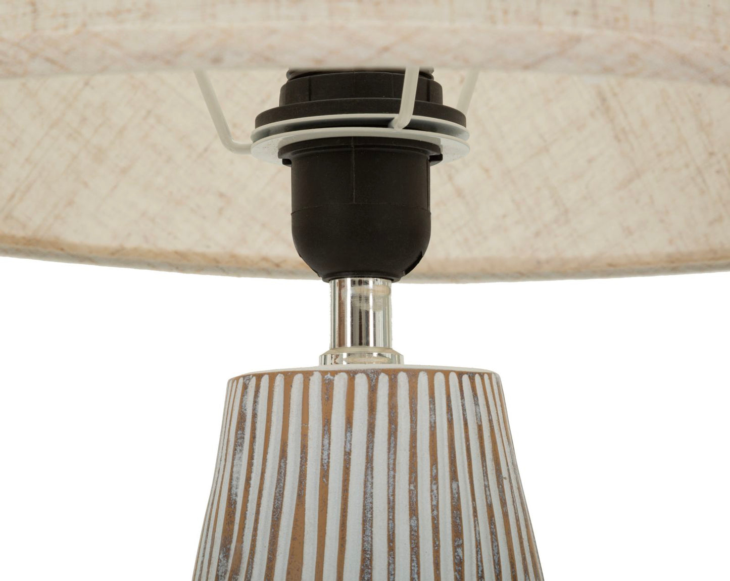 Lampada da Tavolo in Resina con Texture Materica e Paralume in Lino Naturale