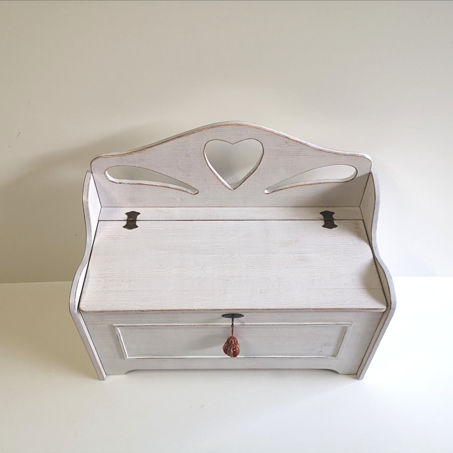 Cassapanca baule vintage in legno massello bianco shabby- PETALI&CHIAVE - AESSEWOOD