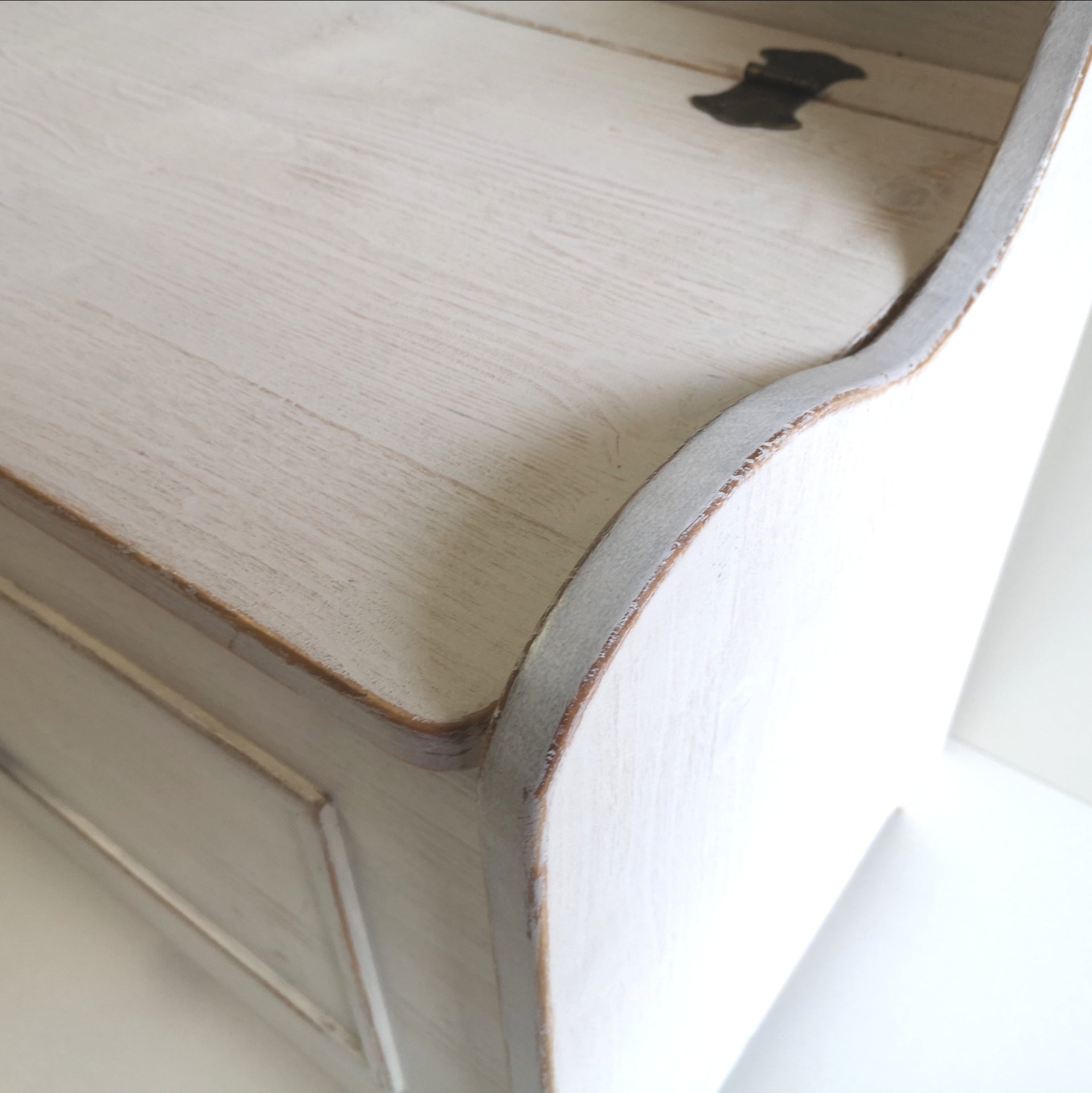 Cassapanca baule vintage in legno massello bianco shabby- PETALI&CHIAVE - AESSEWOOD